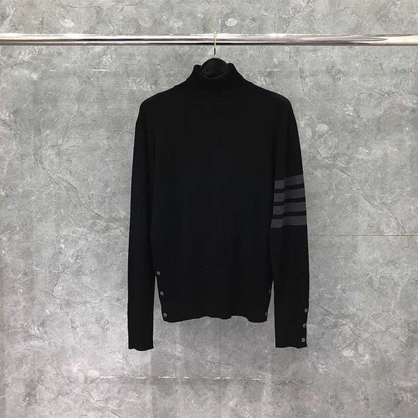 tb thom sweaters male autunm winter fashion brand men's clothing gray 4-bar turtleneck stripe knit black tb sweaters, White;black
tb thom sweaters male autunm winter fashion brand men's clothing gray 4-bar turtleneck stripe knit black tb sweaters, White;black