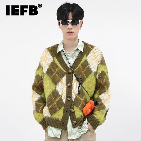 men's sweaters iefb korean chic v-neck male knitting cardigan contrast color plaid single breasted male sweater autumn men clothing 9a6, White;black
men's sweaters iefb korean chic v-neck male knitting cardigan contrast color plaid single breasted male sweater autumn men clothing 9a6, White;black