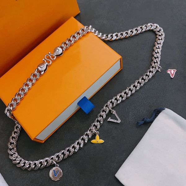brand designer necklace cuba chain necklace 925 silver ice out chain fashion men's and women's tennis chain necklace mixed color s
brand designer necklace cuba chain necklace 925 silver ice out chain fashion men's and women's tennis chain necklace mixed color s