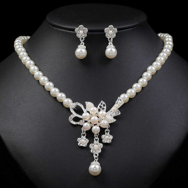new fashion pearl flower necklace earring set female jewelry alloy plating 230628, Silver
new fashion pearl flower necklace earring set female jewelry alloy plating 230628, Silver