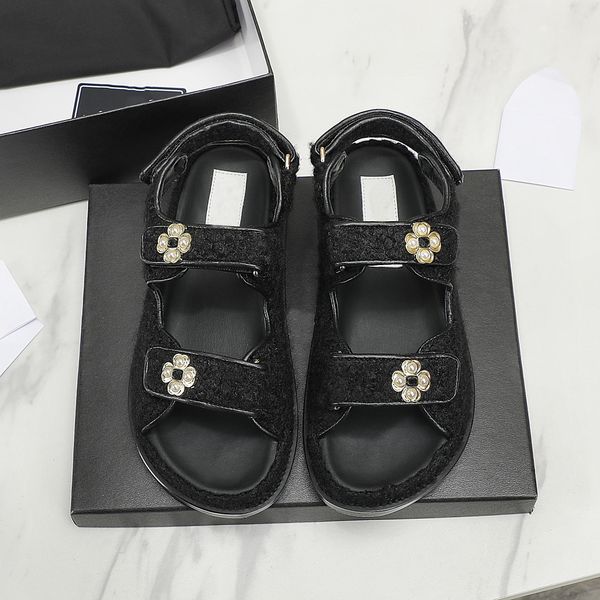 designer sandals luxury cc style beach shoes summer leather slippers women footwear outdoor sandal slides z00156
designer sandals luxury cc style beach shoes summer leather slippers women footwear outdoor sandal slides z00156