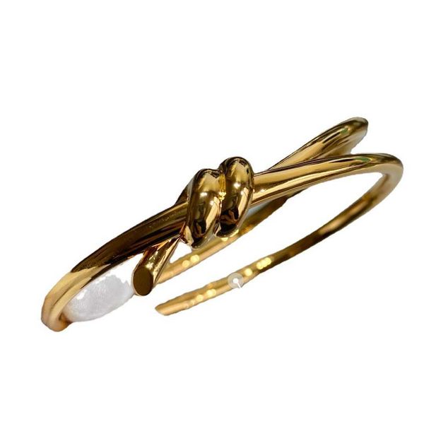 counter quality v gold second generation cnc carved tiffay knot tnot bracelet female 18k rose thick hand inlaid with valley ailing with logo, Black
counter quality v gold second generation cnc carved tiffay knot tnot bracelet female 18k rose thick hand inlaid with valley ailing with logo, Black