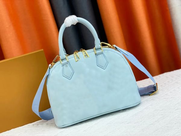 bb handbag m59822 full leather shell bag series embroidered thread embossing new brand handbag banquet handbag zipper bag leather design, Black;red
bb handbag m59822 full leather shell bag series embroidered thread embossing new brand handbag banquet handbag zipper bag leather design, Black;red