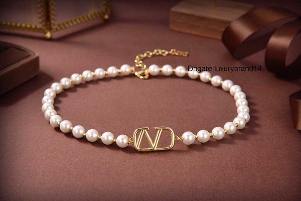 designer pendant necklaces letter v jewelry necklace luxury women new style fashion jewelry pearl metal valentinoly day gift tyt, Silver
designer pendant necklaces letter v jewelry necklace luxury women new style fashion jewelry pearl metal valentinoly day gift tyt, Silver