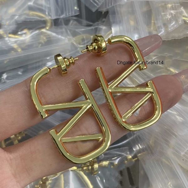 fashion luxury earrings designer valentinoly for women stud luxury double v letter shape jewelry classic kh4d, Golden;silver
fashion luxury earrings designer valentinoly for women stud luxury double v letter shape jewelry classic kh4d, Golden;silver