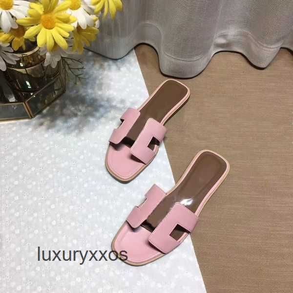 slippers leather flat sandal oran summer slipper brand classic 2023 fashion shoes ladies beach girl designer heel flip flops 7f19
slippers leather flat sandal oran summer slipper brand classic 2023 fashion shoes ladies beach girl designer heel flip flops 7f19