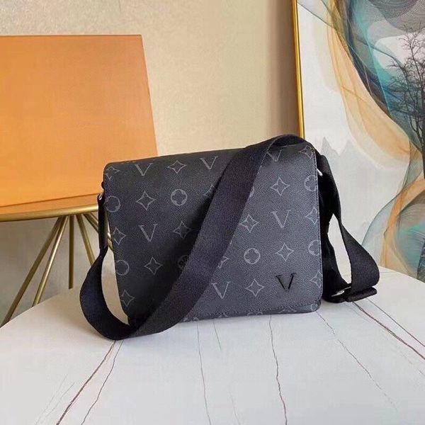 winter 2023 vutton new solid color retro texture single shoulder crossbody bag foreign style bow hand bag small square luxury designer brand
winter 2023 vutton new solid color retro texture single shoulder crossbody bag foreign style bow hand bag small square luxury designer brand