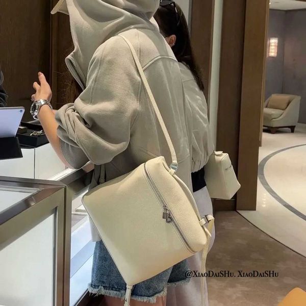 loro piana bag new high version loro * p backpack togo layer cowhide casual temperament single shoulder carrying backpack for women
loro piana bag new high version loro * p backpack togo layer cowhide casual temperament single shoulder carrying backpack for women