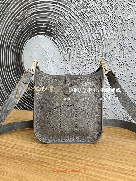 original h home evelynnss tote bags wholesale mini 16cm tc cowhide ware grey canvas shoulder strap single croevelynnssbody women's bag
original h home evelynnss tote bags wholesale mini 16cm tc cowhide ware grey canvas shoulder strap single croevelynnssbody women's bag