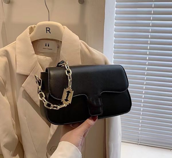 brand day packs 23ss fashion underarm bag chain strap crossbody bag factory letter lock buckle women's shoulder bag mixed batch 23x14x7
brand day packs 23ss fashion underarm bag chain strap crossbody bag factory letter lock buckle women's shoulder bag mixed batch 23x14x7