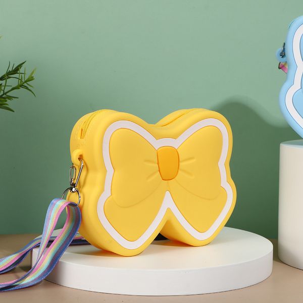 backpacks fashion girl wallet purse cute bowknot single shoulder bags winter lightweight child kindergarten bag 230705
backpacks fashion girl wallet purse cute bowknot single shoulder bags winter lightweight child kindergarten bag 230705