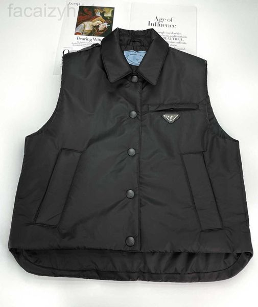 women's vests designer autumn winter new classic triangle nylon lapel men's and women's sleeveless vest cotton padded jacket, Black;white
women's vests designer autumn winter new classic triangle nylon lapel men's and women's sleeveless vest cotton padded jacket, Black;white