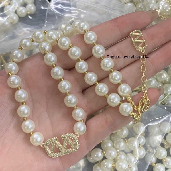 luxury brand necklace pendant designer fashion valentinoly jewelry man cjeweler letter v chain for men woman trendy necklaces jewellery kh2c, Silver
luxury brand necklace pendant designer fashion valentinoly jewelry man cjeweler letter v chain for men woman trendy necklaces jewellery kh2c, Silver