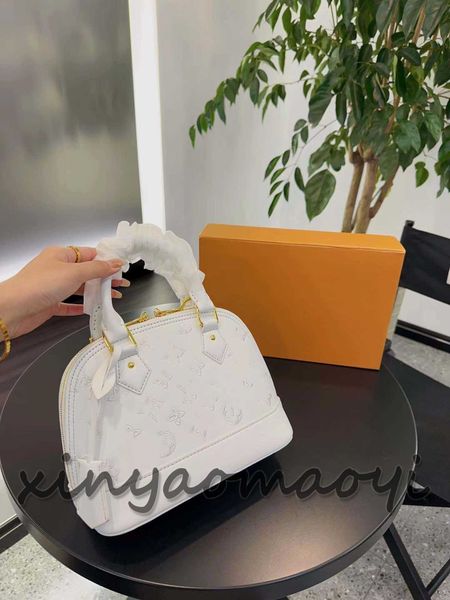 designer crossbody bag shoulder messenger tote leather women's messenger bag classic printed shell bag white shell bag
designer crossbody bag shoulder messenger tote leather women's messenger bag classic printed shell bag white shell bag