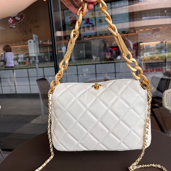 shoulder bag designer luxury crossbody 5a rhinestone large chain shoulder bag sheepskin tassel hardware underarm bag
shoulder bag designer luxury crossbody 5a rhinestone large chain shoulder bag sheepskin tassel hardware underarm bag