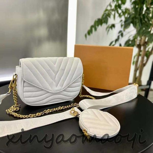 luxury women's shoulder bag designer chain bag leather mailman bag tote bag removable small round purse vintage gold hardware v104278 w
luxury women's shoulder bag designer chain bag leather mailman bag tote bag removable small round purse vintage gold hardware v104278 w