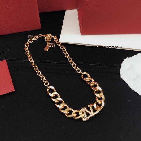 designer letter v pendant s jewelry luxury for lady women pearl metal gold necklace valentinoly advanced accessories chokers 54423, Silver
designer letter v pendant s jewelry luxury for lady women pearl metal gold necklace valentinoly advanced accessories chokers 54423, Silver