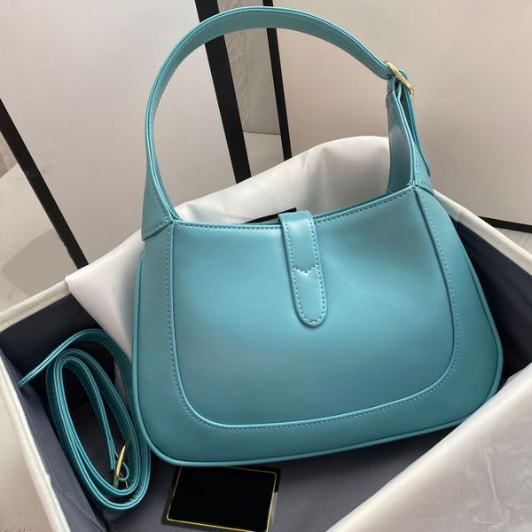 2023 luxury handbag designer shoulder bag women's handbag size: 28-19-4cm autumn/winter classic j1961 series handbag, Black;red
2023 luxury handbag designer shoulder bag women's handbag size: 28-19-4cm autumn/winter classic j1961 series handbag, Black;red