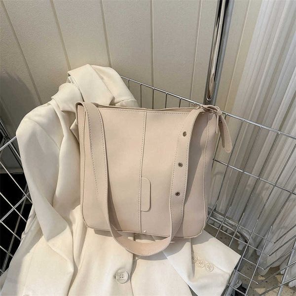 version of large capacity backpack for women in new trendy and versatile one shoulder crossbody bag internet red tote bag
version of large capacity backpack for women in new trendy and versatile one shoulder crossbody bag internet red tote bag