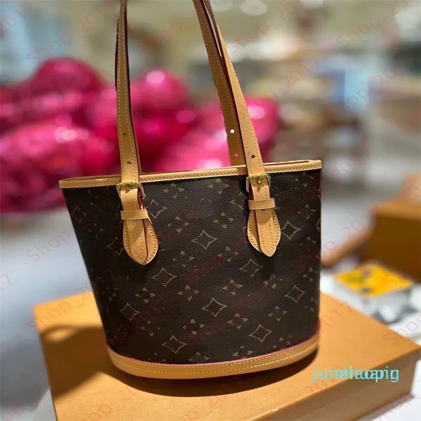 designer women shoulder bag crossbody mini bag bucket tote handbag cross body purse cosmetic handbags lady messenger
designer women shoulder bag crossbody mini bag bucket tote handbag cross body purse cosmetic handbags lady messenger