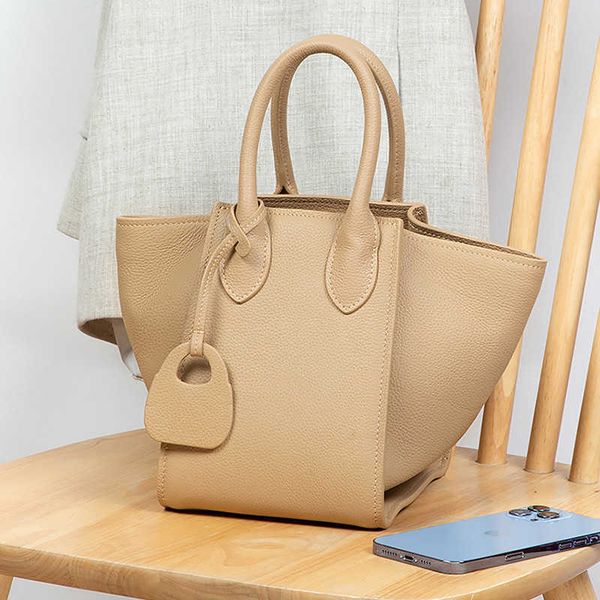 genuine leather vegetable basket wing portable women's bag new single shoulder crossbody bucket bag with large capacity tote bag niche
genuine leather vegetable basket wing portable women's bag new single shoulder crossbody bucket bag with large capacity tote bag niche
