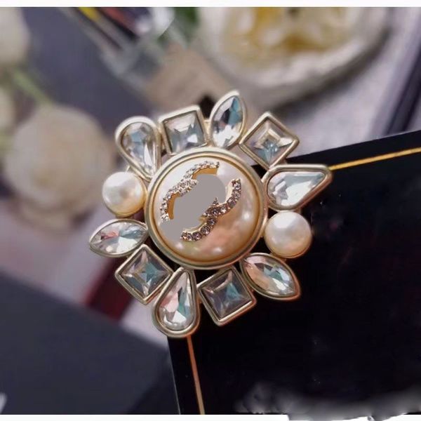 famous design luxury designer brooch women letter rhinestone brooches suit pin gold plated fashion jewelry clothing decoration accessories 2, Gray
famous design luxury designer brooch women letter rhinestone brooches suit pin gold plated fashion jewelry clothing decoration accessories 2, Gray