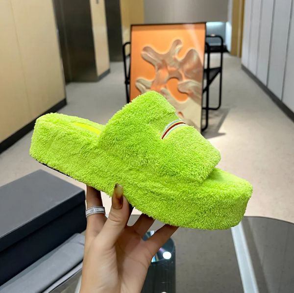 casual shoes chunky furry slide slippers platform fake shearling sandals for woman wool fur mule comfortable fluffy fashion high-quality, Black
casual shoes chunky furry slide slippers platform fake shearling sandals for woman wool fur mule comfortable fluffy fashion high-quality, Black