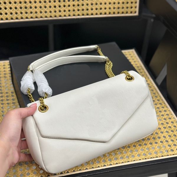 outdoor handbag women's shoulder bag solid leather metal logo design 26cm crossbody bag
outdoor handbag women's shoulder bag solid leather metal logo design 26cm crossbody bag