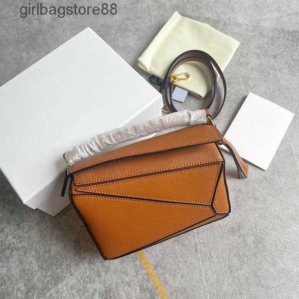 one puzzles girl cool bag designer geometry loewsbag bags 2023 pack mini head layer calf leather shoulder crossbody 20cm handbags ymg3
one puzzles girl cool bag designer geometry loewsbag bags 2023 pack mini head layer calf leather shoulder crossbody 20cm handbags ymg3