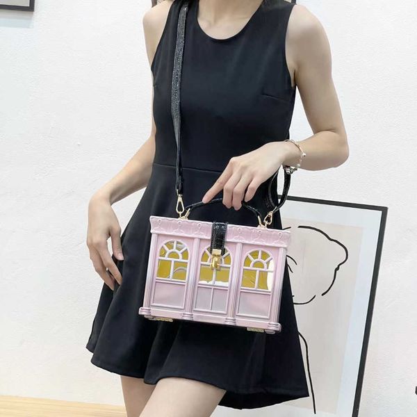 box bag, makeup bag, acrylic house bag, portable one shoulder crossbody bag, small square bag, shaped bag 230707
box bag, makeup bag, acrylic house bag, portable one shoulder crossbody bag, small square bag, shaped bag 230707