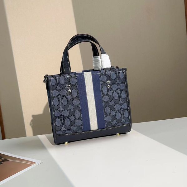 designer luxury brand crossbody fashion bag women's vintage aromatic fabric handbag size 22*21*12cm classic women's handbag fashio
designer luxury brand crossbody fashion bag women's vintage aromatic fabric handbag size 22*21*12cm classic women's handbag fashio