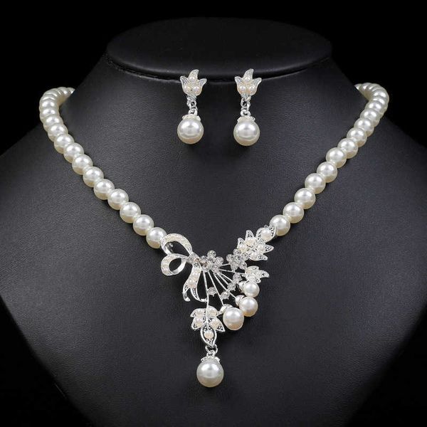 pearl necklace earring set women's fashion temperament alloy water drop flower bride dress personality 230628, Silver
pearl necklace earring set women's fashion temperament alloy water drop flower bride dress personality 230628, Silver