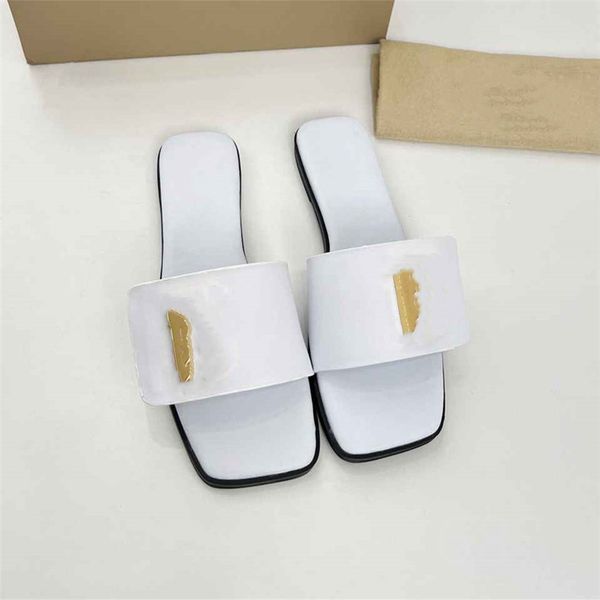 fashion slippers 2023 qq luxury design summer men and women flat shoes thick sole leather rubber letter logo casual cartoon slippers 01-06, Black
fashion slippers 2023 qq luxury design summer men and women flat shoes thick sole leather rubber letter logo casual cartoon slippers 01-06, Black