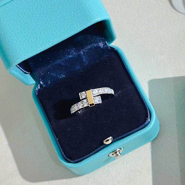 european and american designer women's ring fashion dual color ring classic jewelry girl's valentine's day gift box, Slivery;golden
european and american designer women's ring fashion dual color ring classic jewelry girl's valentine's day gift box, Slivery;golden