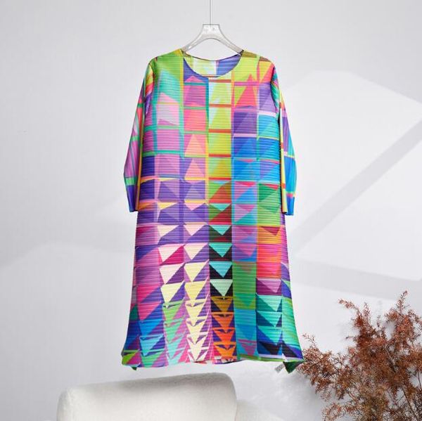 2023 new luxury issey high end dress women's summer colorful temperament mid length skirt, Black;gray
2023 new luxury issey high end dress women's summer colorful temperament mid length skirt, Black;gray