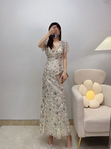 new s-elf portrait lace round neck short sleeve high waist slim fit white long dress, Black;gray
new s-elf portrait lace round neck short sleeve high waist slim fit white long dress, Black;gray