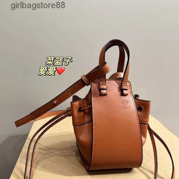 hammock designer bags bucket bags women's loewsbag strap girl cool fashion drawstring mini bag crossbody tote leather one shoulder hand
hammock designer bags bucket bags women's loewsbag strap girl cool fashion drawstring mini bag crossbody tote leather one shoulder hand