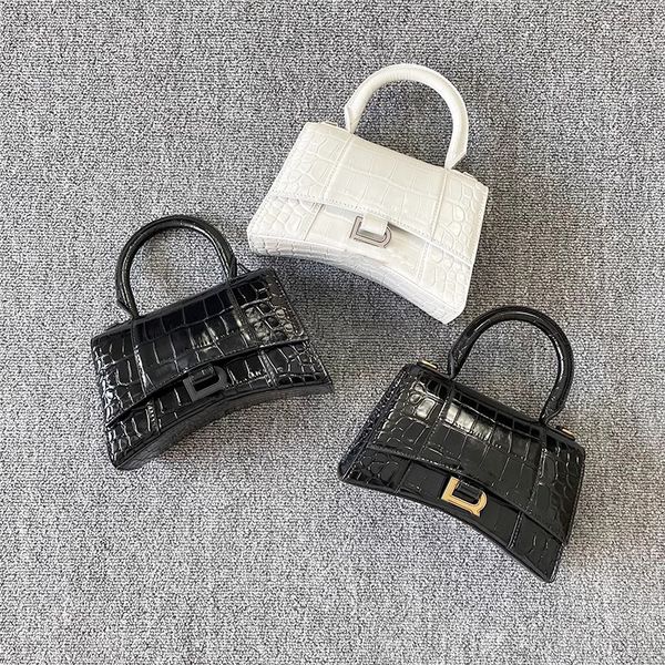 fashion genuine leather hourglass shoulder bags evening bag totes luxurys designer men crossbody wallet travel women crocodile skin pattern
fashion genuine leather hourglass shoulder bags evening bag totes luxurys designer men crossbody wallet travel women crocodile skin pattern