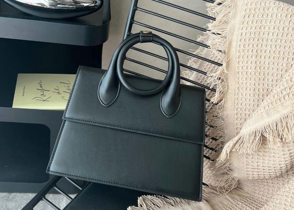 women designers shoulder bag luxurys leather tote handbag classic brand underarm hobo bags fashion lady
women designers shoulder bag luxurys leather tote handbag classic brand underarm hobo bags fashion lady