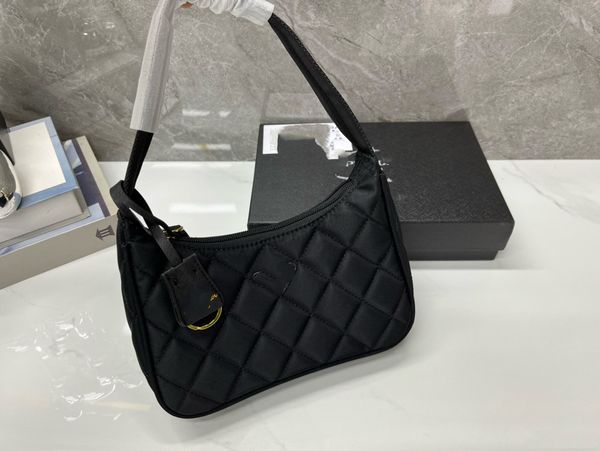 2023classic women's handbag fashion designer women's shoulder bag leather shopping bag women's plaid underarm bag multi-funct
2023classic women's handbag fashion designer women's shoulder bag leather shopping bag women's plaid underarm bag multi-funct