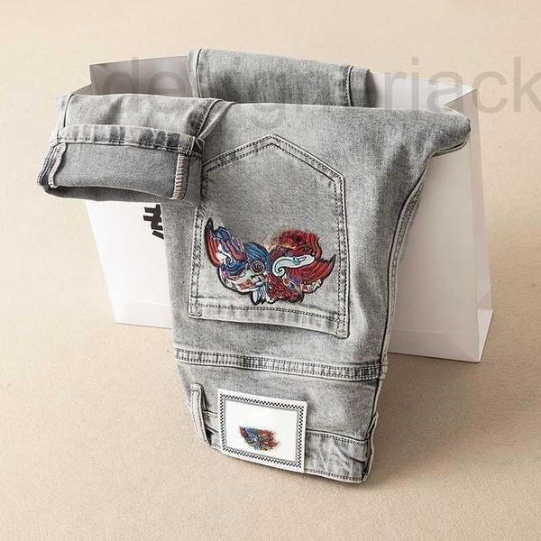 men's jeans designer oversized jeans designer pants mens fashion medusa embroidery denim trousers hip hop casual slim straight pants ek, Blue
men's jeans designer oversized jeans designer pants mens fashion medusa embroidery denim trousers hip hop casual slim straight pants ek, Blue