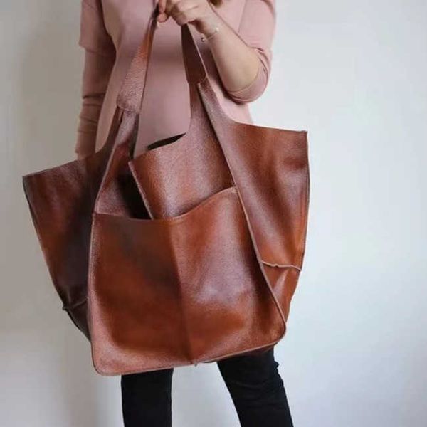 new simple style large bag soft leather large capacity one shoulder portable tote bag special style women's bag
new simple style large bag soft leather large capacity one shoulder portable tote bag special style women's bag