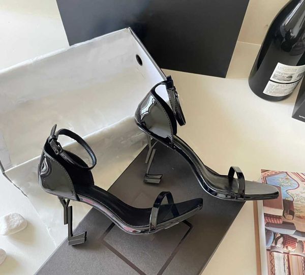 dress shoes high heels women 2023 new style letter heel thin heel leather open-toe sandals women's banquet shoes, Black
dress shoes high heels women 2023 new style letter heel thin heel leather open-toe sandals women's banquet shoes, Black