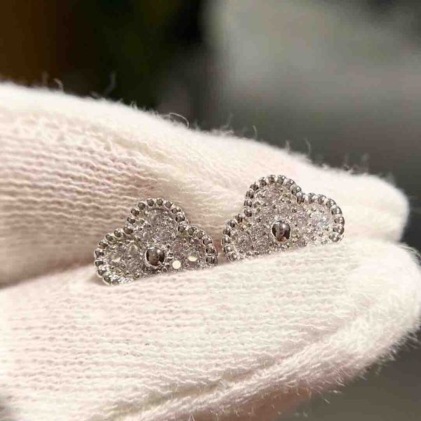 luxury quality v gold material charm stud earring with sparkly diamond for women wedding jewelry gift have stamp box ps7243b, Golden
luxury quality v gold material charm stud earring with sparkly diamond for women wedding jewelry gift have stamp box ps7243b, Golden