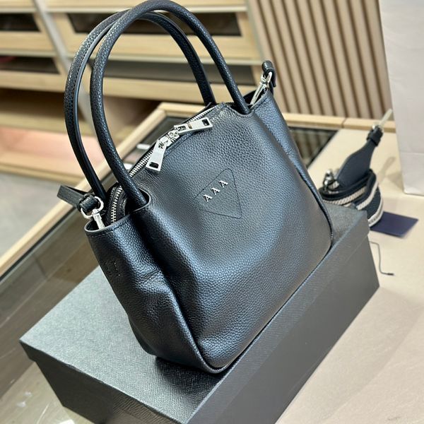 designer handbag leather single shoulder bag 3a shoulder armpit crossbody women's bag handbag solid color fashion shopping tot bag
designer handbag leather single shoulder bag 3a shoulder armpit crossbody women's bag handbag solid color fashion shopping tot bag
