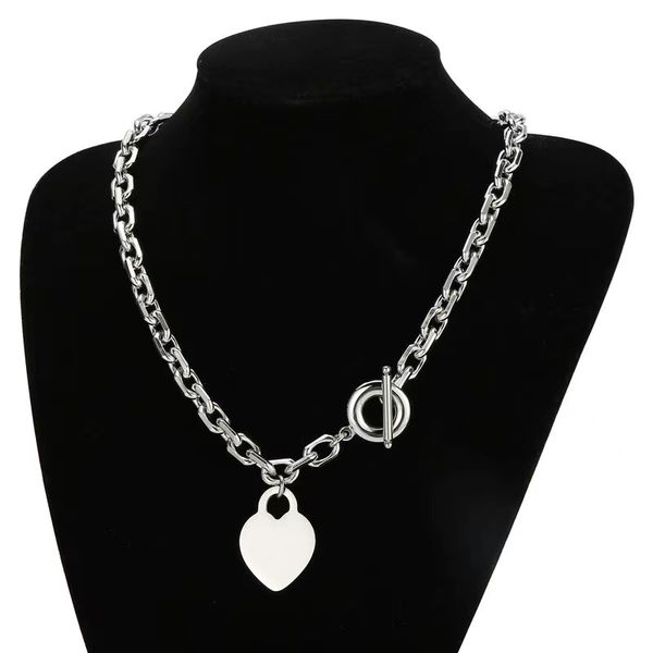 2023 new luxury love pendant necklace charm fashion men's and women's necklaces high-quality stainless steel designer jewelry, Silver
2023 new luxury love pendant necklace charm fashion men's and women's necklaces high-quality stainless steel designer jewelry, Silver