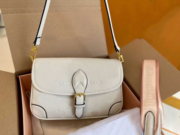 luxury designer bags m45985 ladies cross body shoulder bag diane bag ultimate quality handbags canvas strap messenger purse women genuine le
luxury designer bags m45985 ladies cross body shoulder bag diane bag ultimate quality handbags canvas strap messenger purse women genuine le