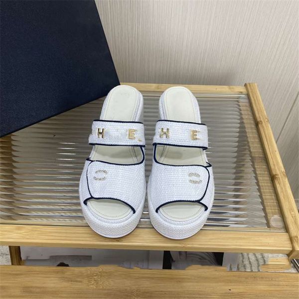 fashion slippers 2023 channel luxury design summer men's and women's flats thick soled leather rubber lettering logo casual cartoo, Black
fashion slippers 2023 channel luxury design summer men's and women's flats thick soled leather rubber lettering logo casual cartoo, Black