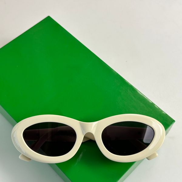 oval browline sunglasses beige/dark grey lens women summer sunnies gafas de sol sonnenbrille uv400 eye wear with box, White;black
oval browline sunglasses beige/dark grey lens women summer sunnies gafas de sol sonnenbrille uv400 eye wear with box, White;black