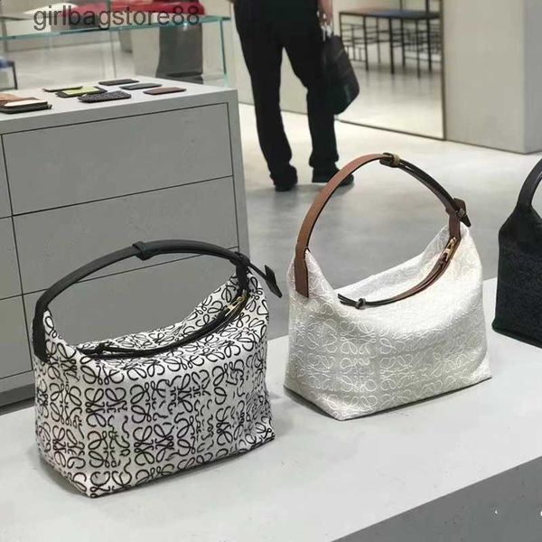 2023 girl bag designer loewsbag bags cool summer cubi jacquard embroidery lunch box shoulder portable small crowd underarm
2023 girl bag designer loewsbag bags cool summer cubi jacquard embroidery lunch box shoulder portable small crowd underarm